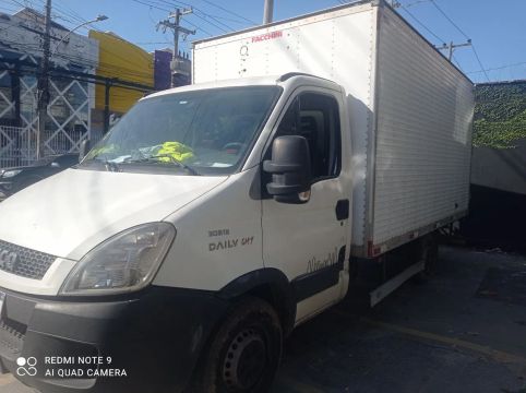 Caminhão Iveco Daily 30S13CS Ar Condicionado - Ano 2019