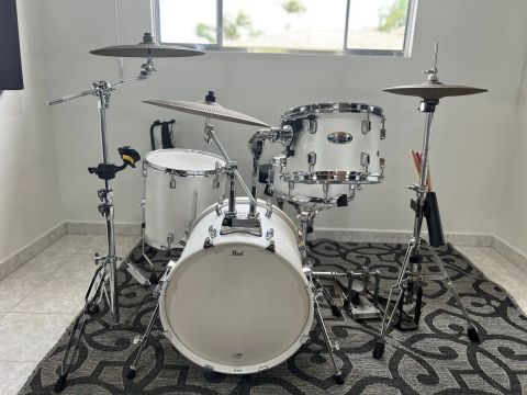Bateria Pearl Decade Maple 18?