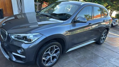 BMW x1 sdrive 2.0 com teto solar impecável 