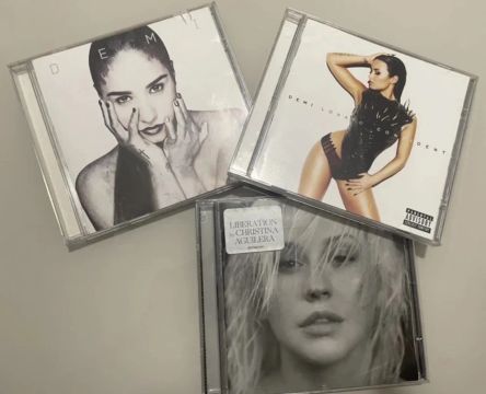 Demi Lovato e Christina Aguilera - Combo 03 CD's
