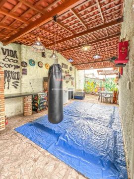 Vendo casa no Bela vista 2, com 3 quartos sendo 1 suíte, área gourmet com piscina .420 mil