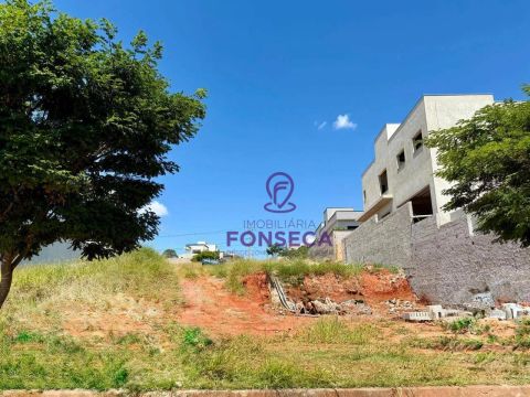 Terreno à venda, 408 m² por R$ 420.000 - Astúrias - Pouso Alegre/MG