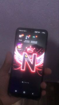 Samsung Galaxy a20 tela trincada.