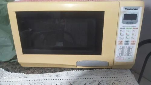 Microondas Panasonic o prato parou de girar está esquentando normal