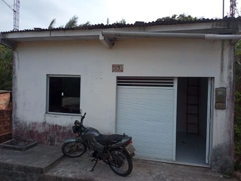 Vende-se uma casa na Mauro fecuruy 1.Obs: 46000 pra vender logo, preço mais baixo 