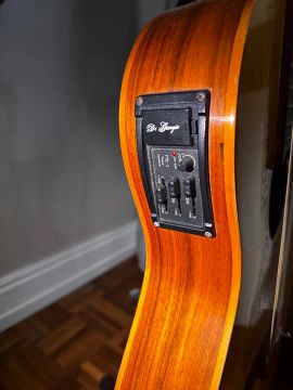 Lindo violão elétrico di Giorgio 