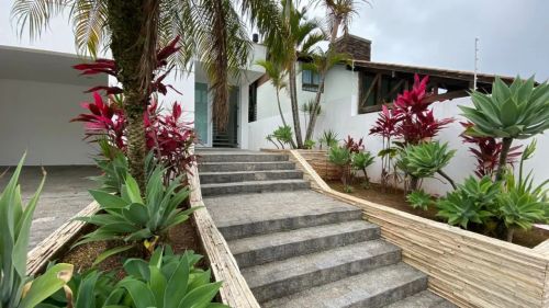 Imóvel para aluguel possui 200 metros quadrados com 2 quartos em Santa Mônica - Florianópo