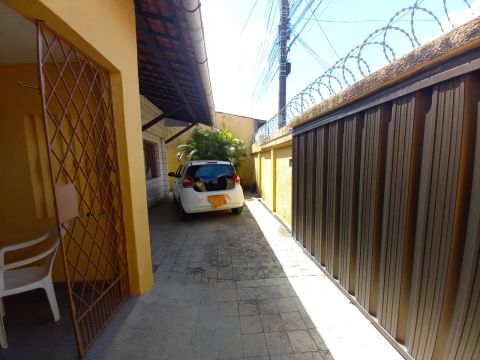 Casa com 3 quartos no Bairro José Walter, Fortaleza,Cê.