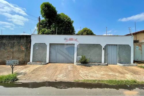 CASA Á VENDA LOCALIZADO NO SETOR URBANO EM ARAGUAÍNA TOCANTINS.