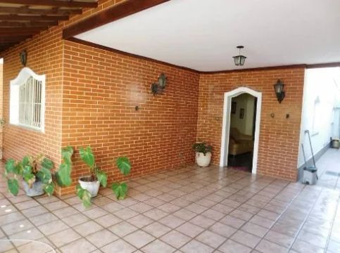 Casa plana usada recém reformada