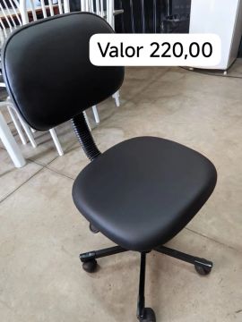 Mocho Giratória Preta para salão 