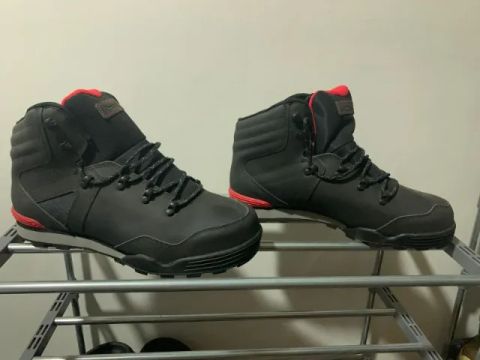 Tenis / Bota Rebook - nunca usado
