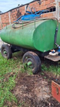 Pipa tanque agrícola tanque para trator, 2 mil litros com bomba. Contato *