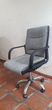Cadeira de Escritório Giratória com Rodinhas