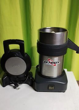 Espremedor  de laranja ? e máquina de waffles ?
