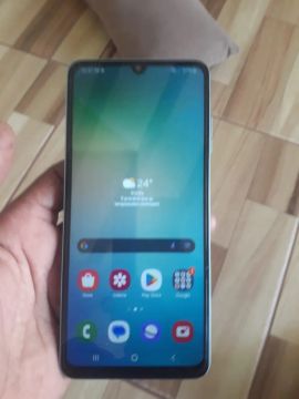 Celular da Samsung A0 6 Verde semi novo Na caixa foi comprado no dia 18 do 3  2025