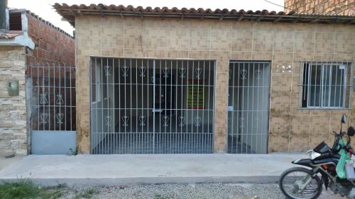 Casa, ponto comercial e dois kitnets a venda ( prontos pra morar ou alugar )