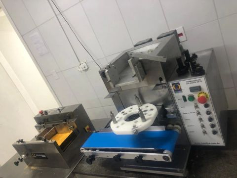 Formadora de salgados Maqtiva SR 5.0 + Empanadeira Maqtiva 