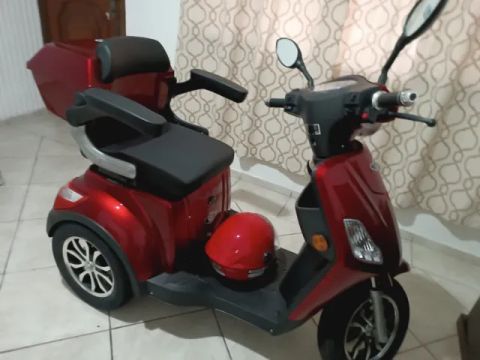 Triciclo elétrico Plus