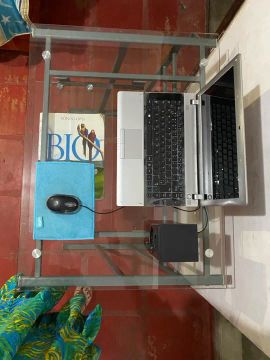 Mesa de vidro para computador ou notebook 
