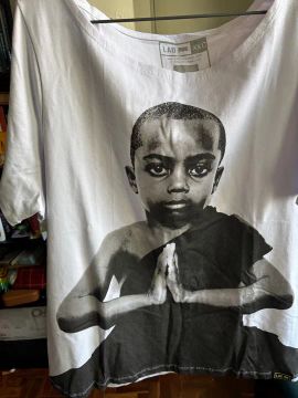 Camiseta Branca Buddha Preto - Emicida/ Laboratório fantasma 