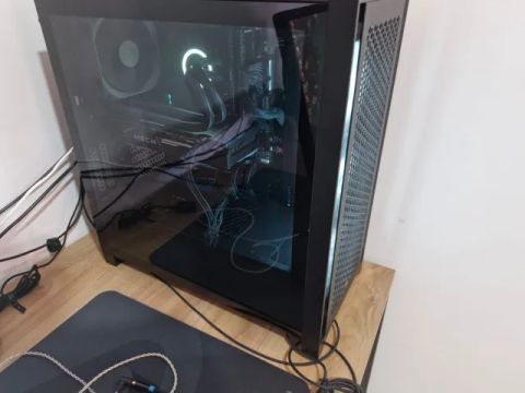 PC GAMER RYZEN 7 5700X3D, RX6650XT,32GBRAM