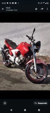 Yahama fazer 250, vermelha