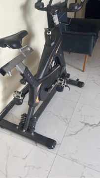 Bicicleta ergométrica novo 1700