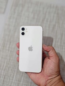 iPhone 11 branco 128GB (impecável, única dona e todo original de fábrica)