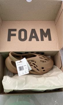 Yeezy Foam runner clay taupe 