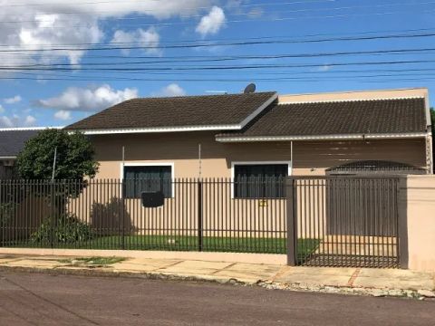 ? Casa Grande à Venda no Maria Luiza - Oportunidade Imperdível! ?