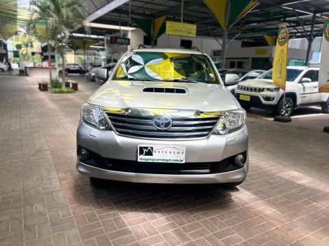 TOYOTA HILUX SW4 3.0 SRV 4X4 16V TURBO INTERCOOLER DIESEL 4P AUT 2015
