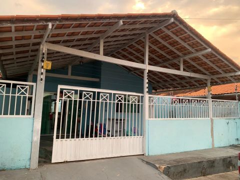 Casa Térrea - 2/4 - Condomínio "  ITAPUAN " - Área Gourmet - Piscina privativa.