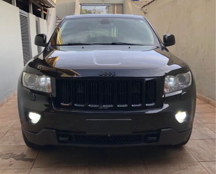 JEEP CHEROKEE LAREDO MUITO FINA !!!