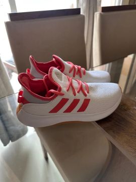 Tênis feminino Adidas tam 35 NOVO