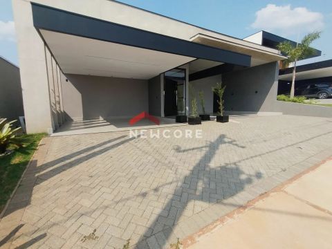 Casa de condomínio em Rodovia Engenheiro João Baptista Cabral Renno - Residencial Lago Sul