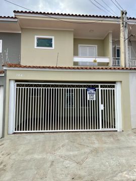 Sobrado para aluguel possui 120 metros quadrados com 3 quartos em Jardim São Marcos - Soro