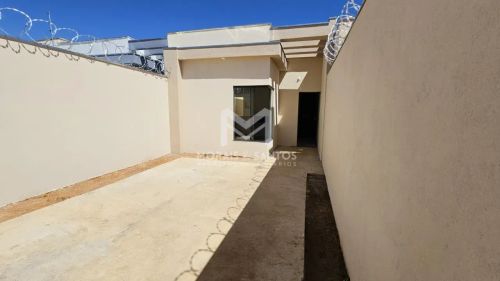 M-CASA À VENDA NO BAIRRO INDEPENDÊNCIA - MONTES CLAROS MG