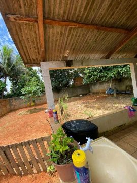 Vende-se essa casa 