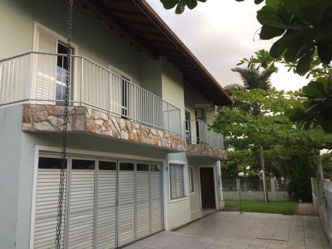 Casa para Venda em Florianópolis, Daniela, 5 dormitórios, 2 suítes, 4 banheiros, 2 vagas