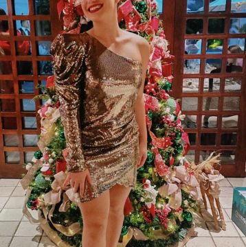 Vestido de paetê dourado