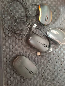 Mouses ópticos e sem fio (R$ 50 o lote)