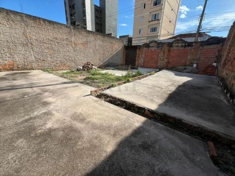 Terreno à venda em Campinas, Centro, com 240 m²