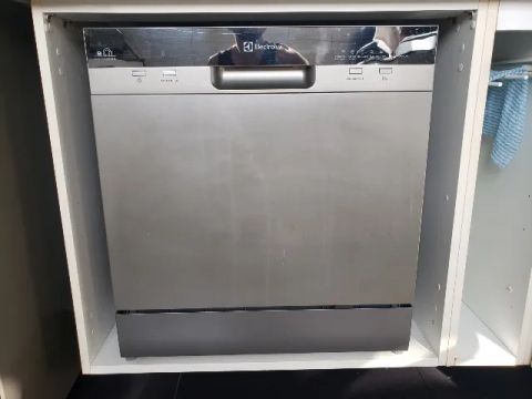   Lava-Louças Electrolux Inox  com 08 Serviços, 07 Programas de Lavagem e Painel Blue Touc