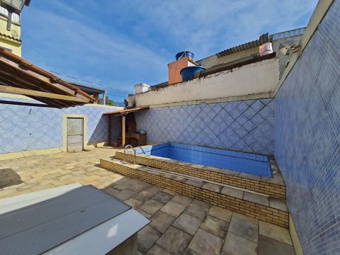 Casa Frente de Rua e Independente 5 Quartos (Suíte), Piscina, Quintal e 2 Vagas Ac Carta