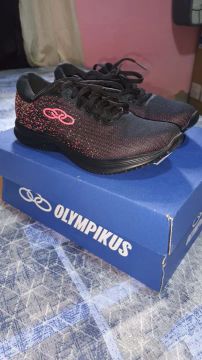 Tênis Olympikus Feminino Preto com Detalhes Rosa