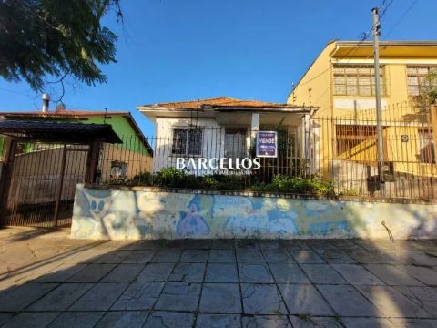 Casa residencial à venda no bairro São José com 135 m² e 4 dormitórios/quartos.