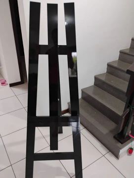 Cavalete de madeira preto para pintura