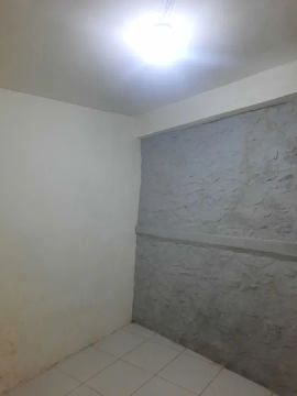 Aluga-se casa, subsolo, sem garagem, Ladeira dos tupys, perto do metrô.