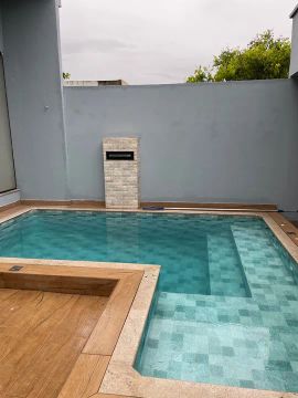 Casa no Bairro Orla Oeste Luzimangues em frente para a praia.